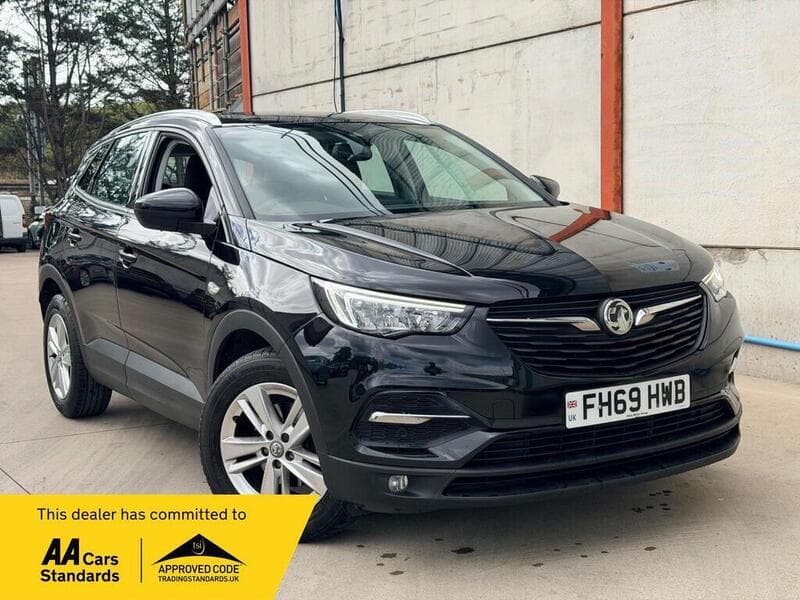 Vauxhall Grandland X - image 1 of 34