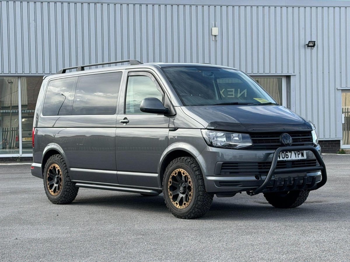 Volkswagen Transporter - image 1 of 13