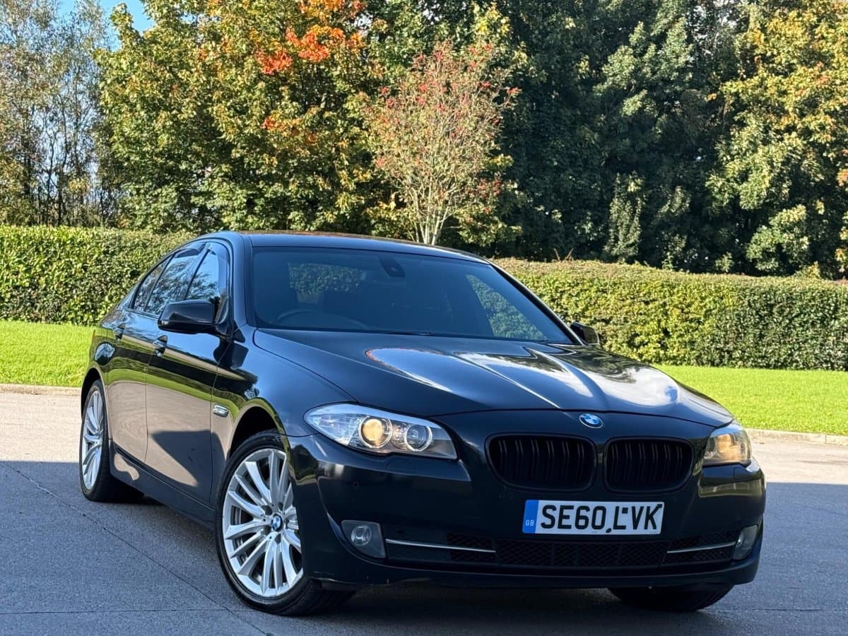 BMW 5 Series - image 1 of 40