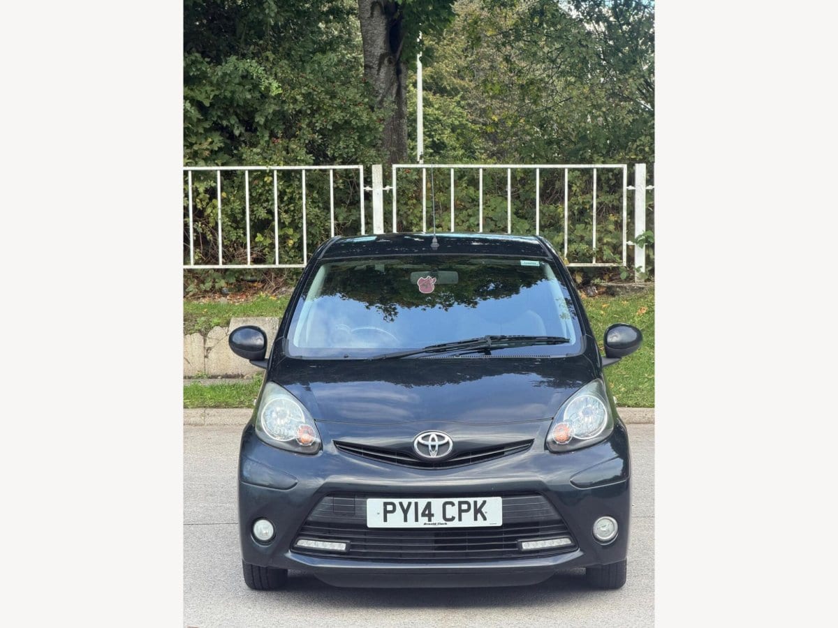 Toyota Aygo - image 1 of 38