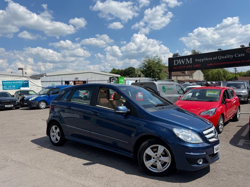 Mercedes-Benz B Class - image 1 of 15