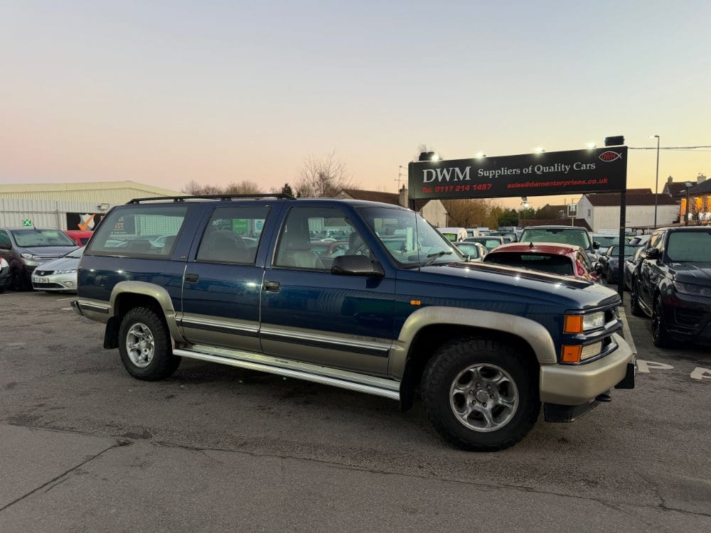 Chevrolet Surburban - image 1 of 15