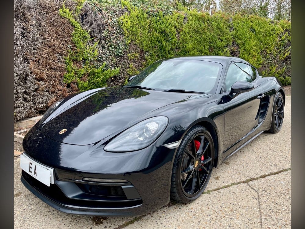 Porsche 718 Cayman - image 1 of 32