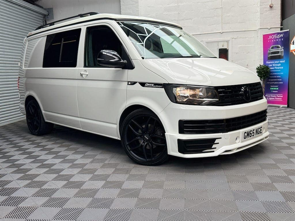 Volkswagen Transporter - image 1 of 47