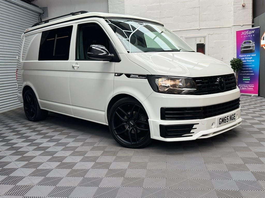 Volkswagen Transporter - image 1 of 47