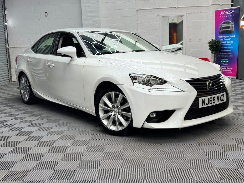 Lexus IS - image 1 of 58