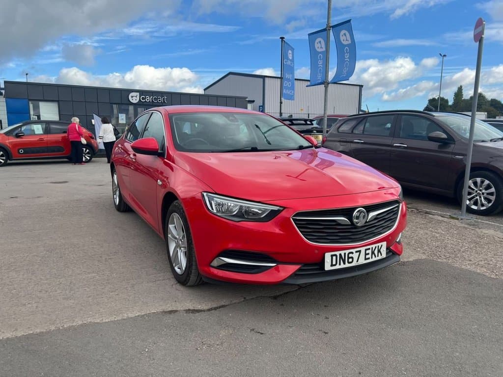 Vauxhall Insignia - image 1 of 12