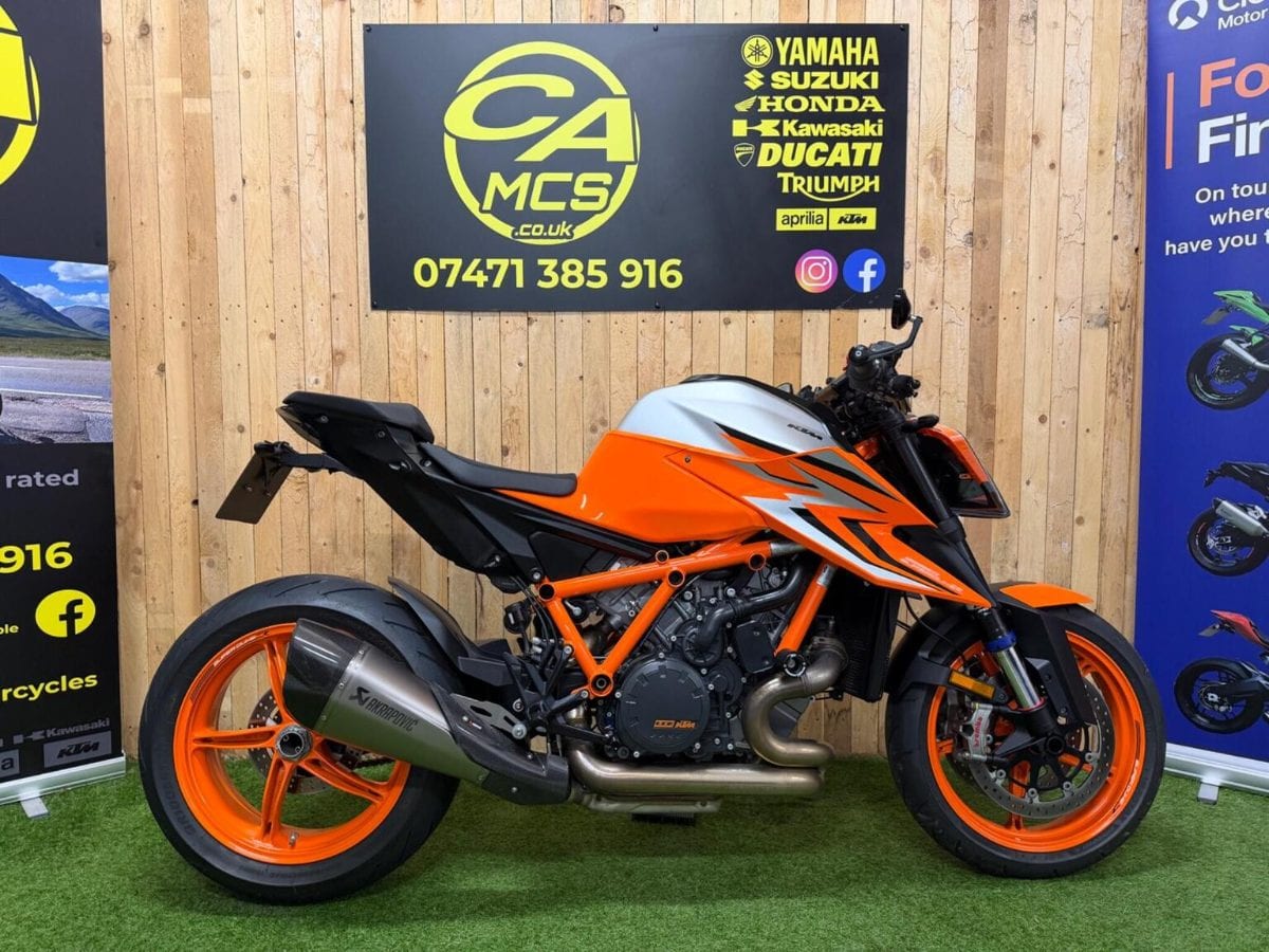 KTM 1290 Super Duke R - image 1 of 26