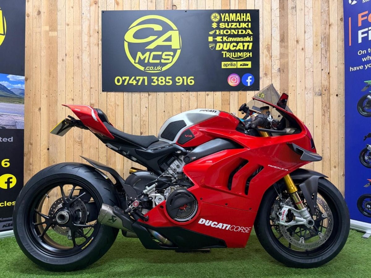 Ducati Panigale V4R - image 1 of 26