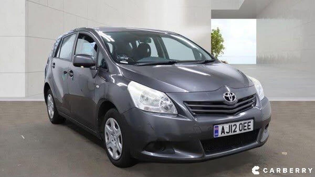 2012 Toyota Verso 1.6 V-Matic T2 Euro 5 5dr — photo 1 of 13