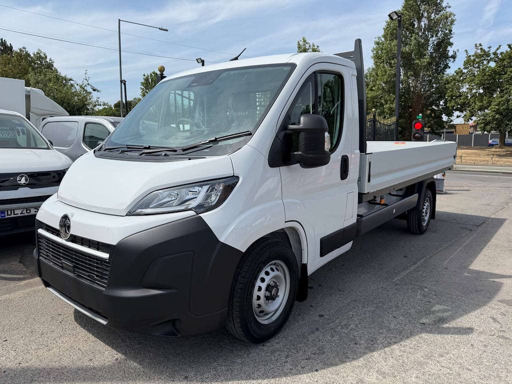 Vauxhall Movano - image 1 of 22