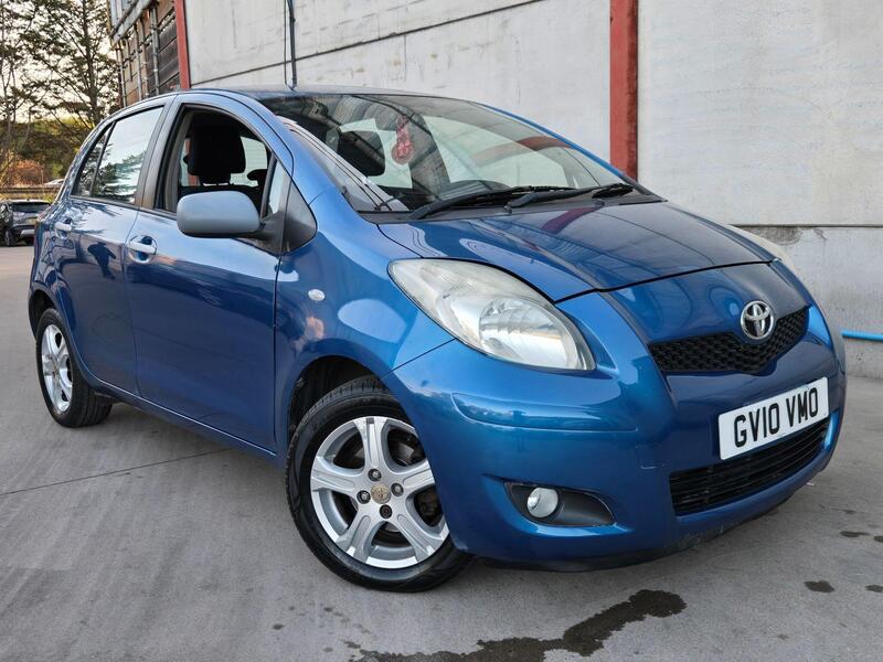 Toyota Yaris - image 1 of 29