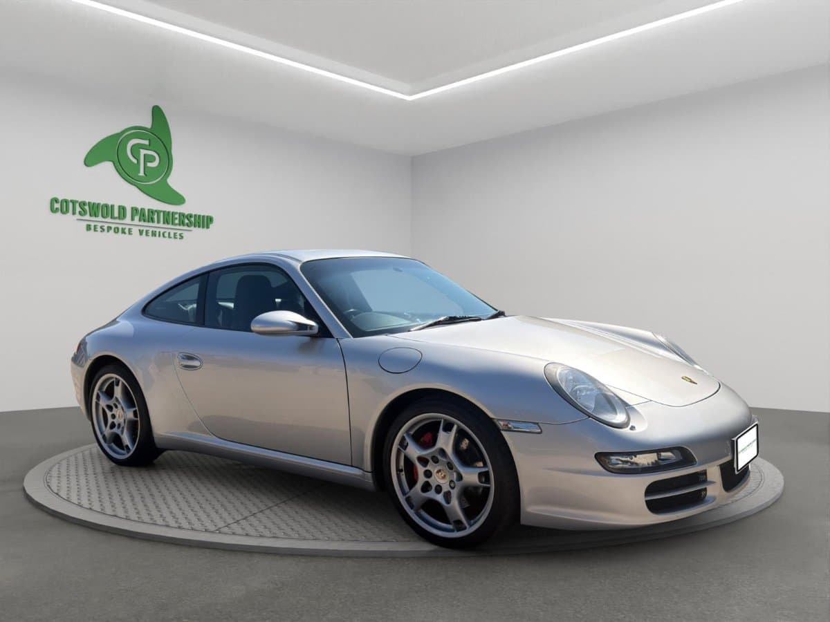 Porsche 911 - image 1 of 26