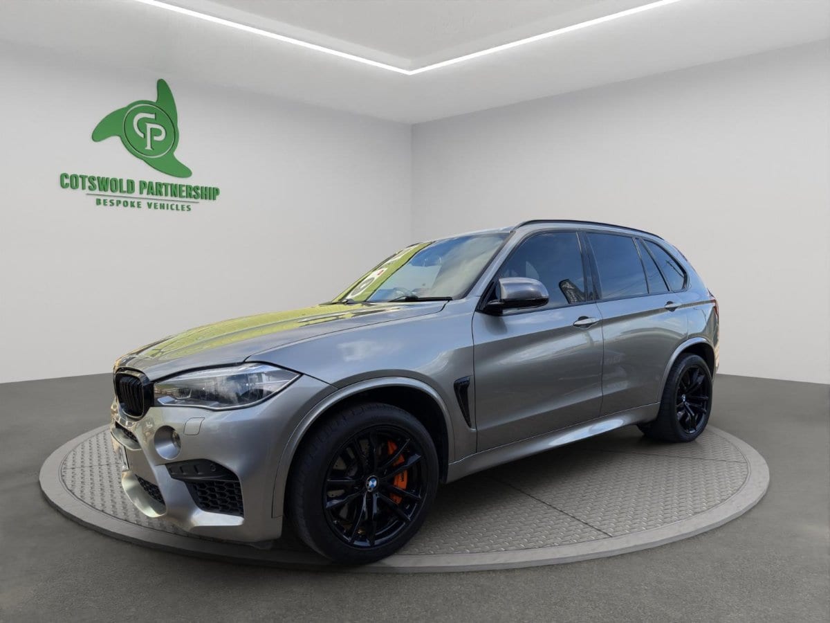BMW X5 M - image 1 of 25