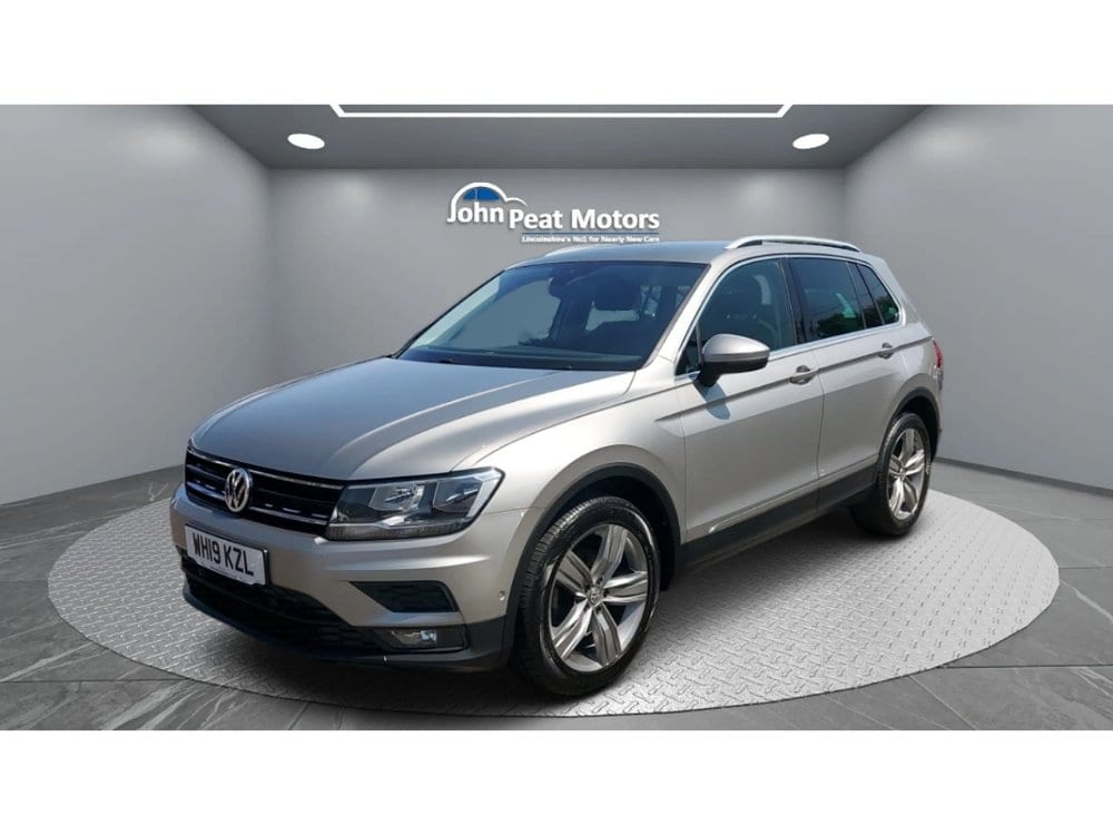 Volkswagen Tiguan - image 1 of 25