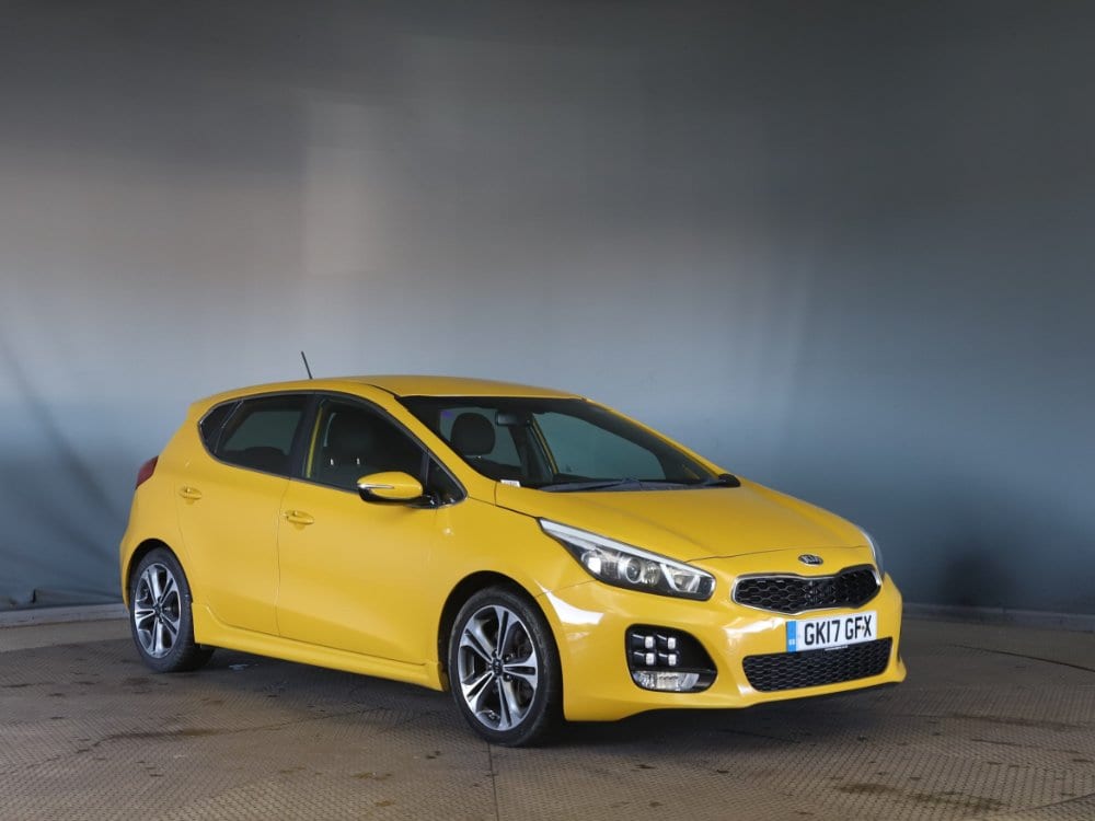 Kia Ceed - image 1 of 15