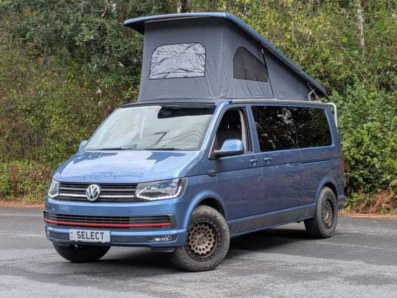 Volkswagen Transporter - image 1 of 40