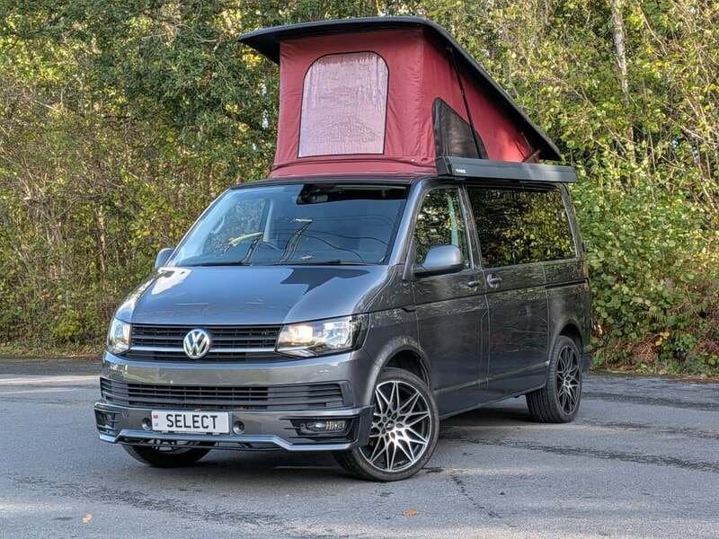Volkswagen Transporter - image 1 of 38