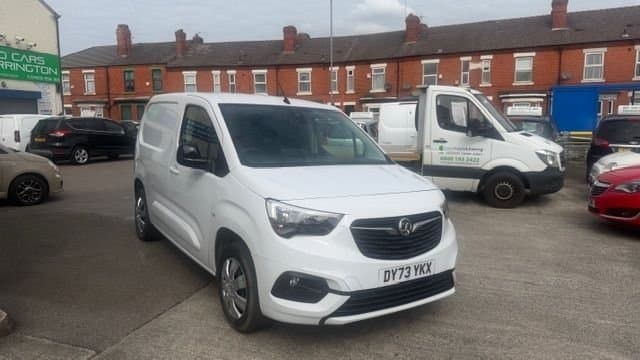 Vauxhall Combo - image 1 of 16