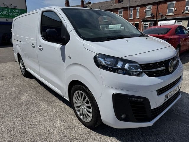Vauxhall Vivaro - image 1 of 14