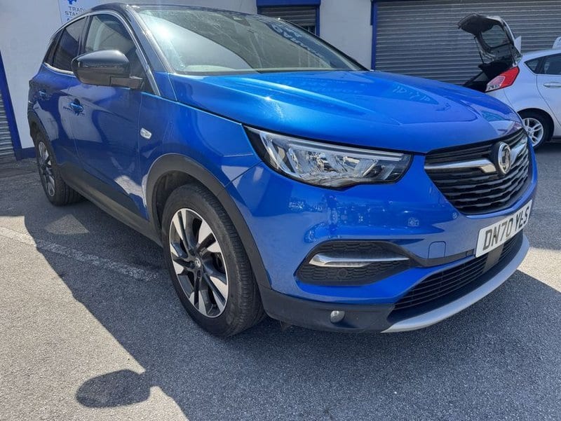 Vauxhall Grandland X - image 1 of 12