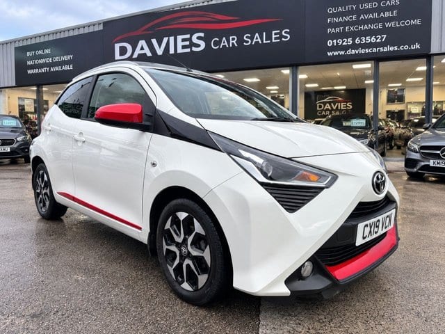 Toyota Aygo - image 1 of 28