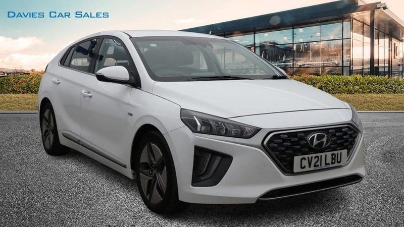 Hyundai Ioniq - image 1 of 17