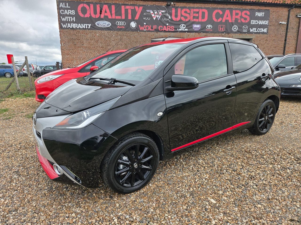 Toyota Aygo - image 1 of 13