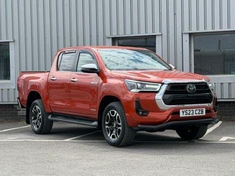 Toyota Hilux - image 1 of 36