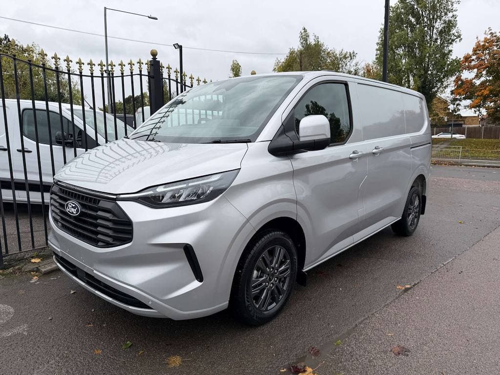 Ford Transit Custom - image 1 of 22