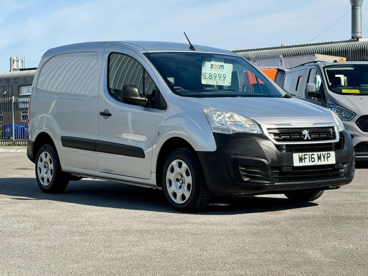 Peugeot Partner - image 1 of 28