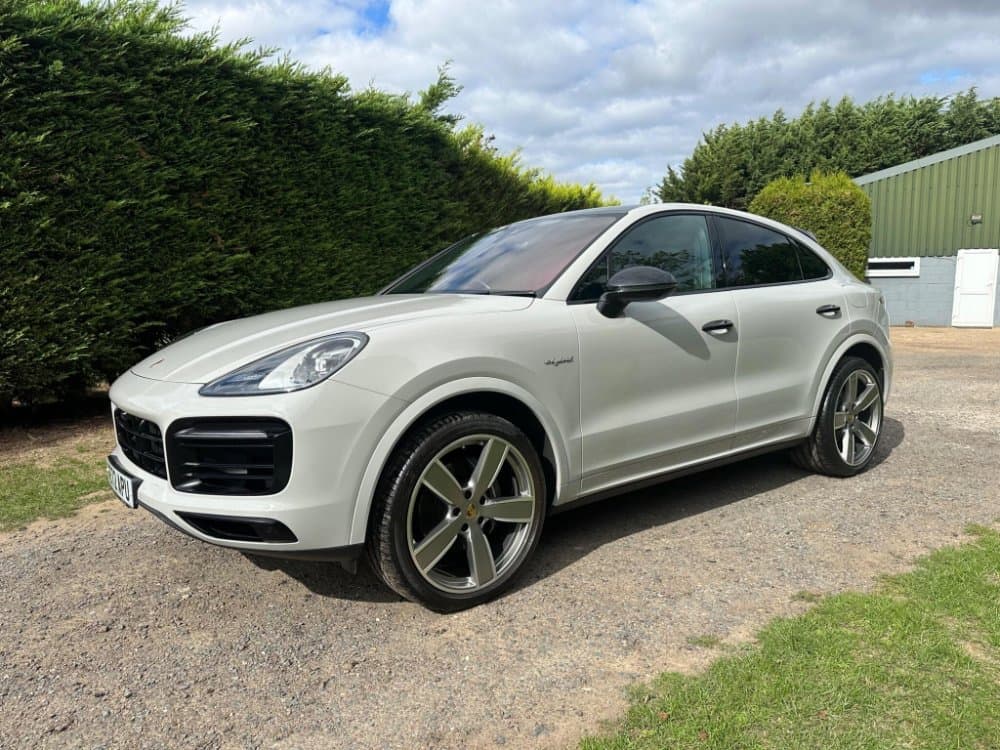 Porsche Cayenne - image 1 of 54