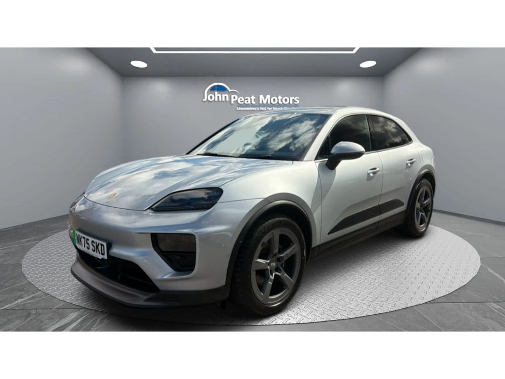 Porsche Macan - image 1 of 25