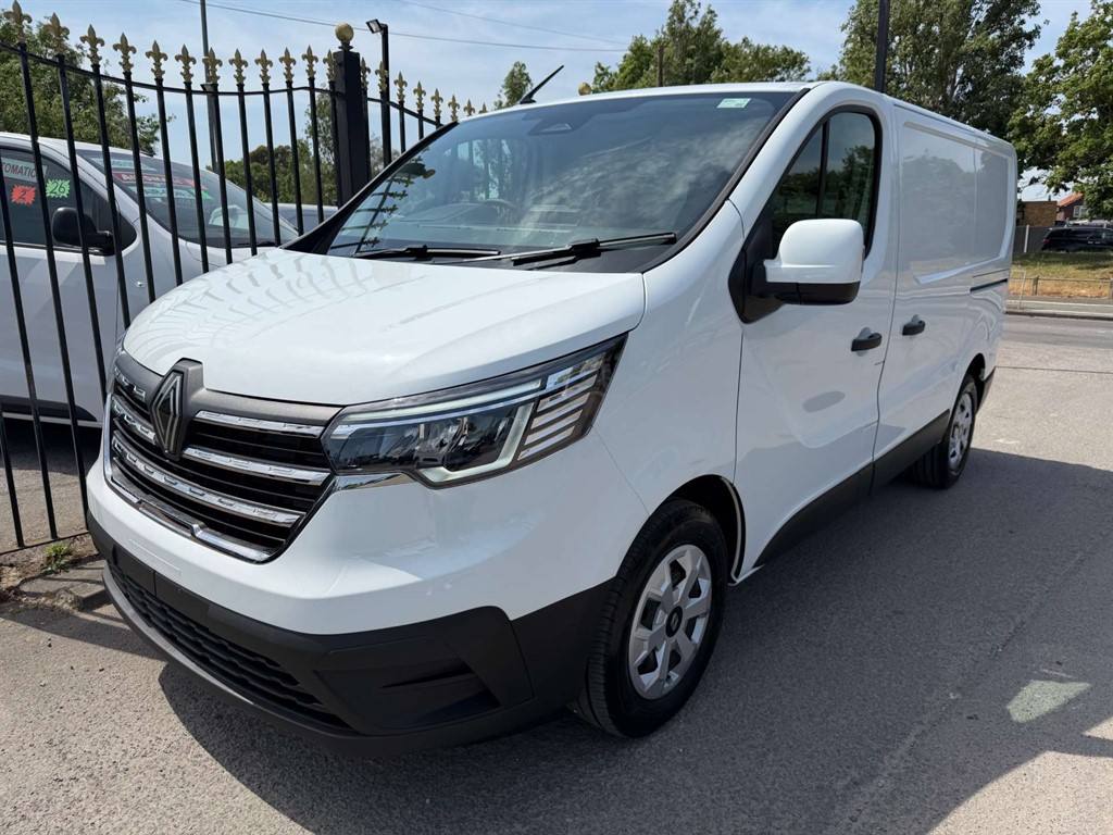 Renault Trafic - image 1 of 21