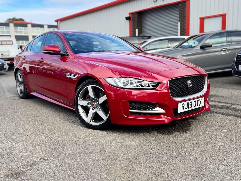Jaguar XE - image 1 of 36