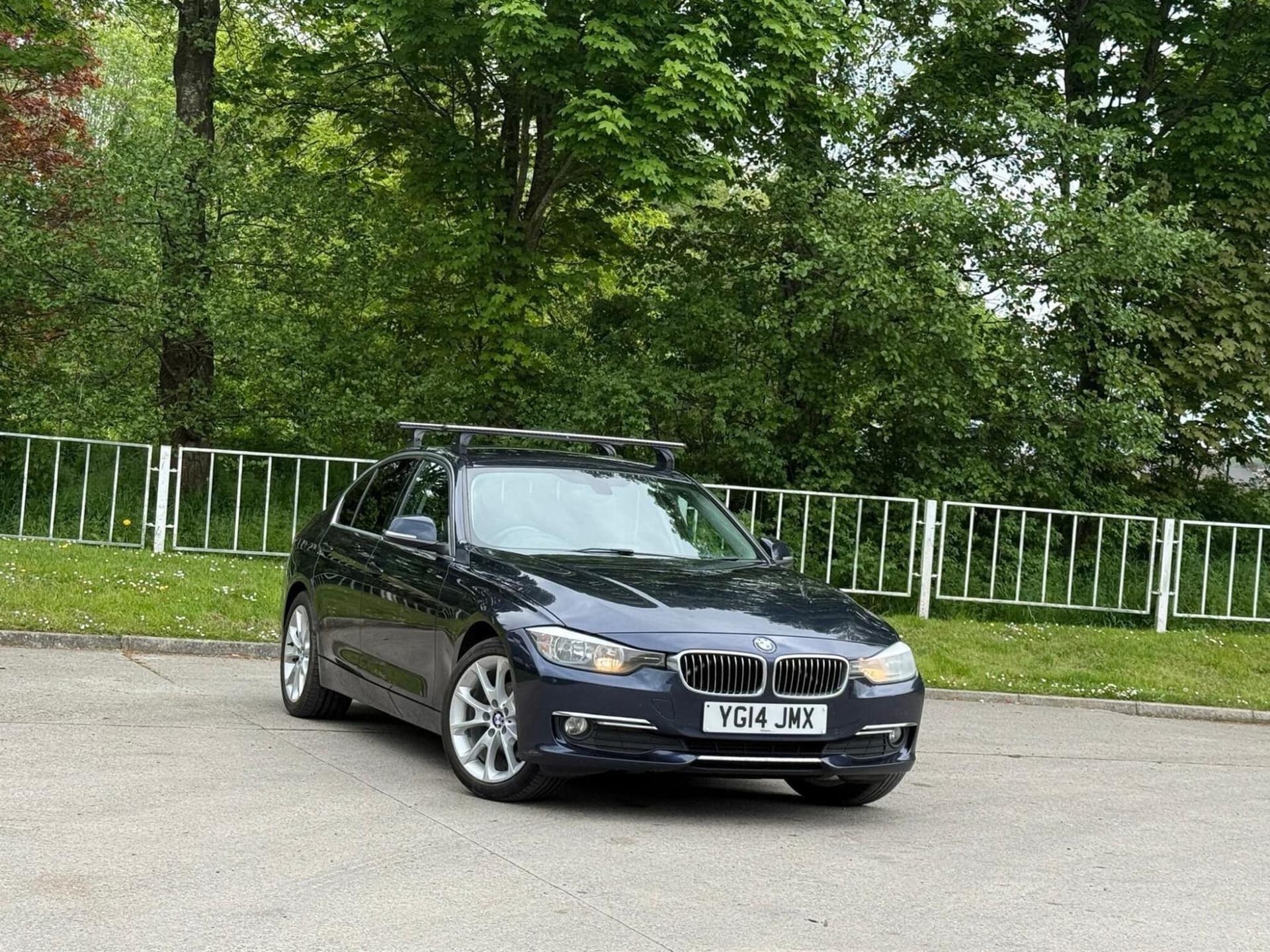 BMW 3 Series - image 1 of 30