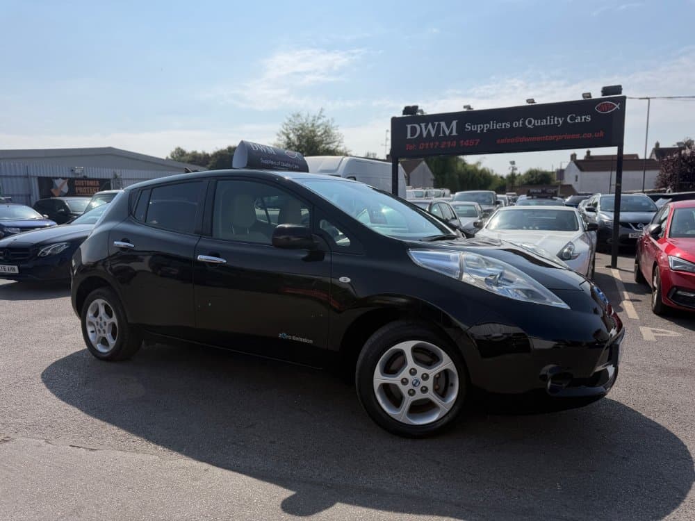 Nissan Leaf - image 1 of 15