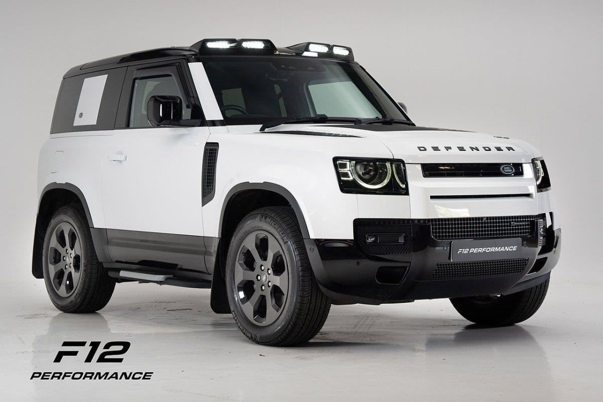 Land Rover Defender 90 - image 1 of 42