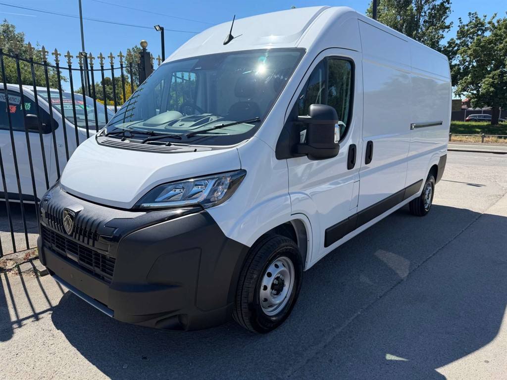 Peugeot Boxer - image 1 of 19