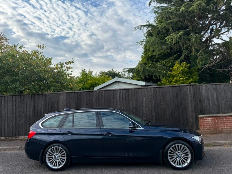 BMW 3 Series - image 1 of 23