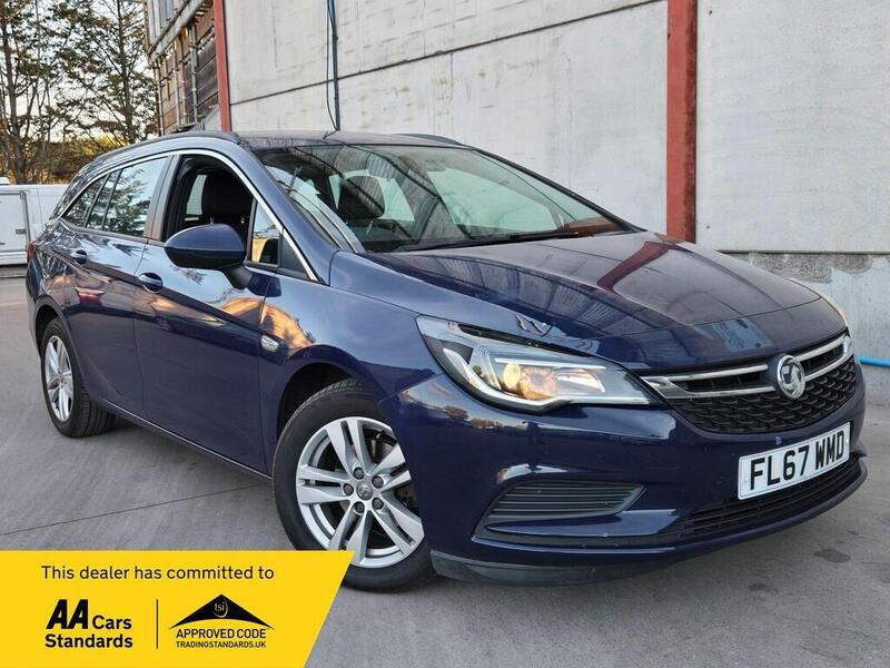 Vauxhall Astra - image 1 of 32