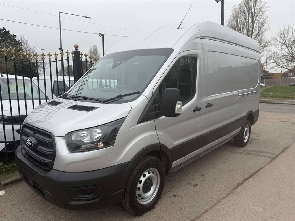 Ford Transit - image 1 of 17