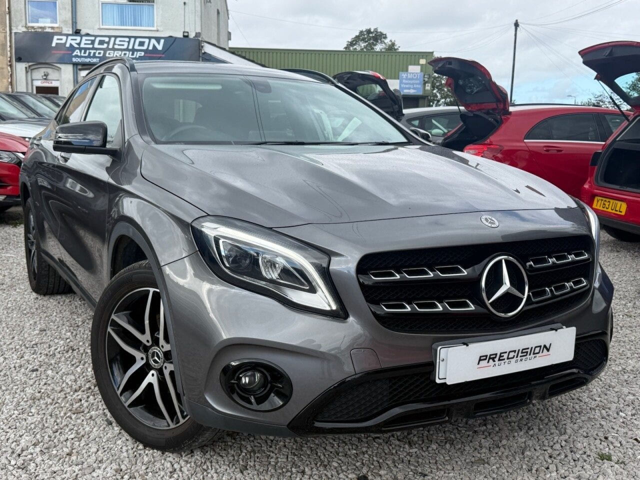 Mercedes-Benz GLA - image 1 of 42