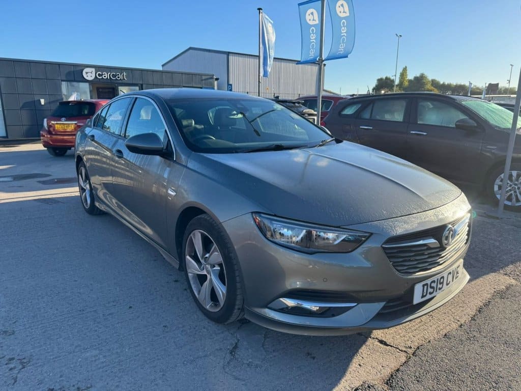 Vauxhall Insignia - image 1 of 12
