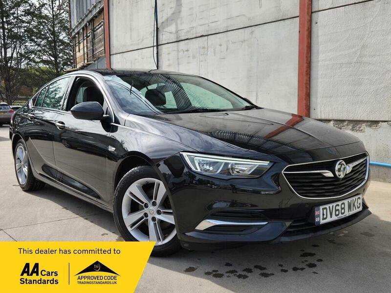 Vauxhall Insignia - image 1 of 34