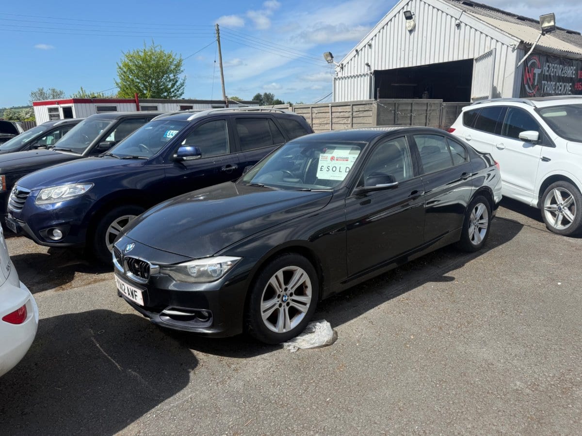 BMW 320d - image 1 of 1