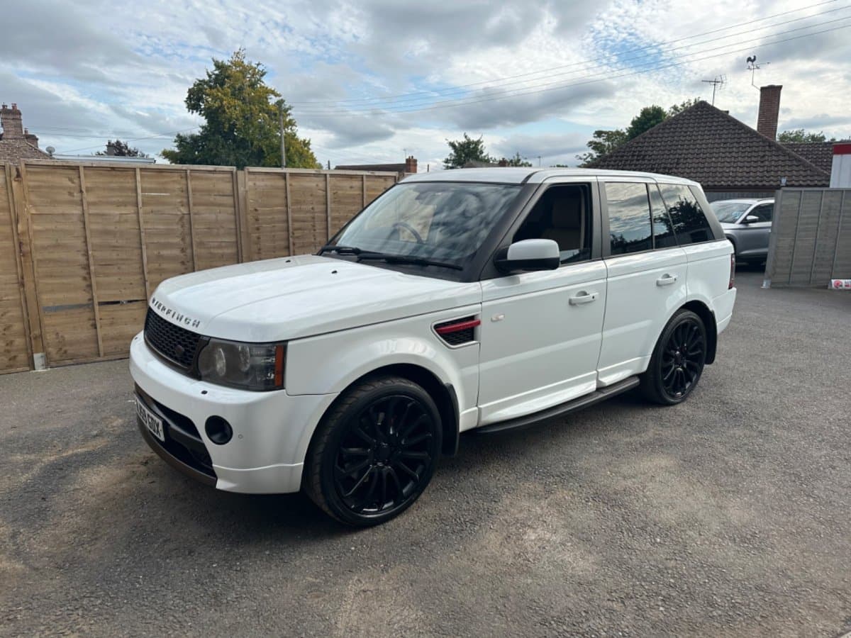 Land Rover Range Rover Sport - image 1 of 8