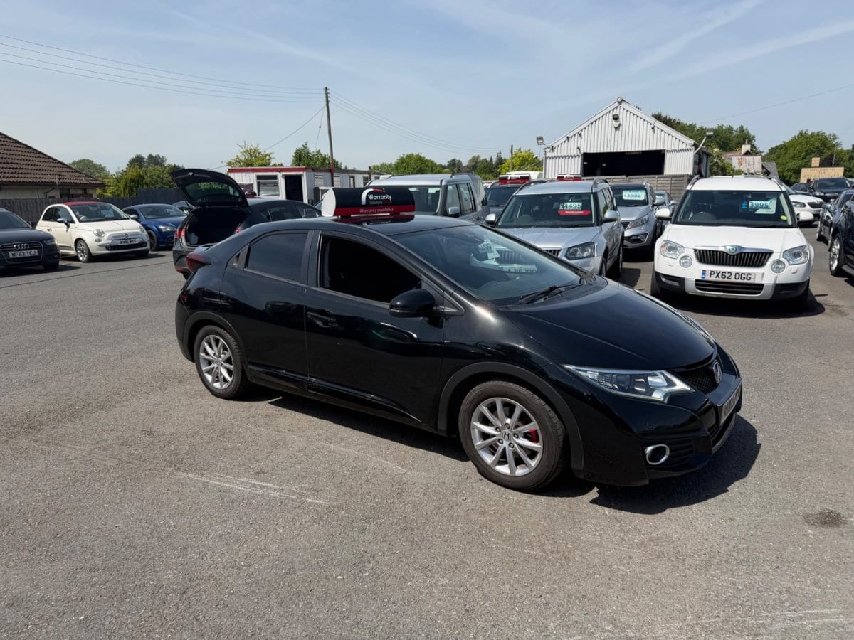 Honda Civic - image 1 of 7