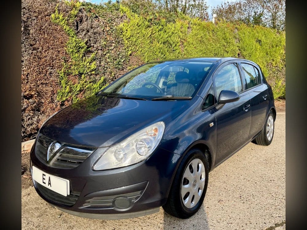Vauxhall Corsa - image 1 of 5