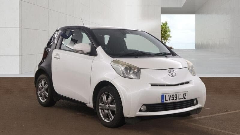 Toyota iQ - image 1 of 1